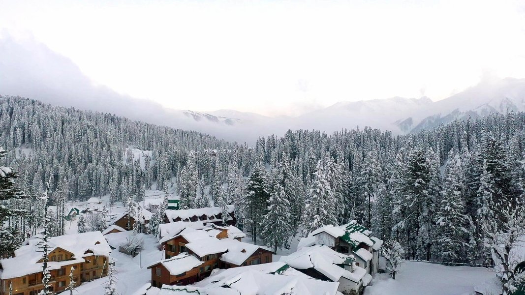 Kashmir Skiing Trip | Treks and Trails India